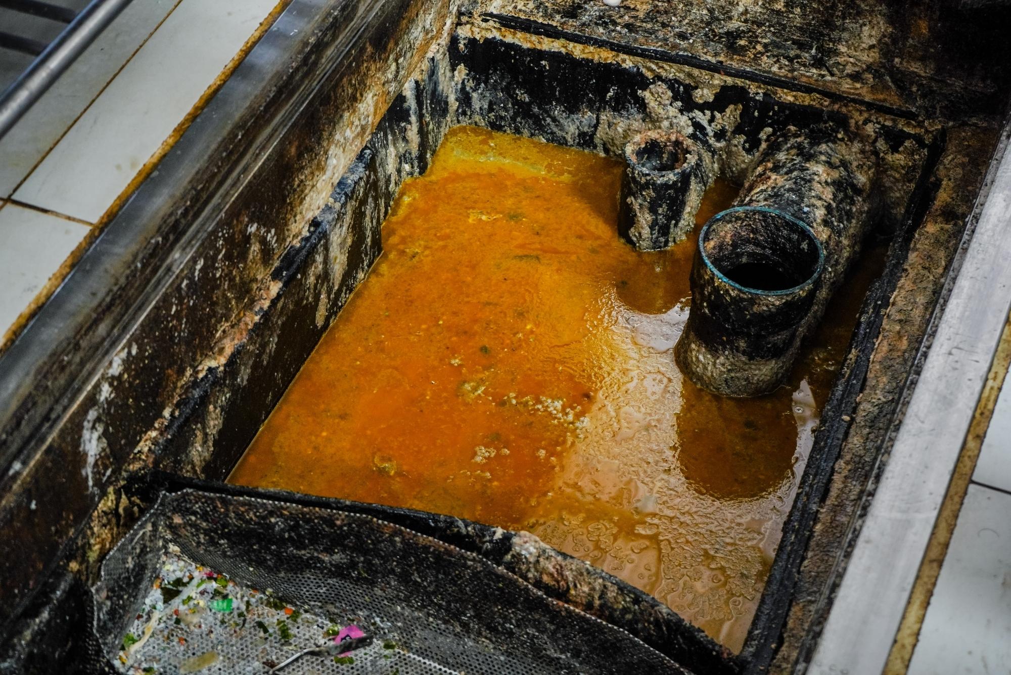 limpeza-de-caixa-de-gordura